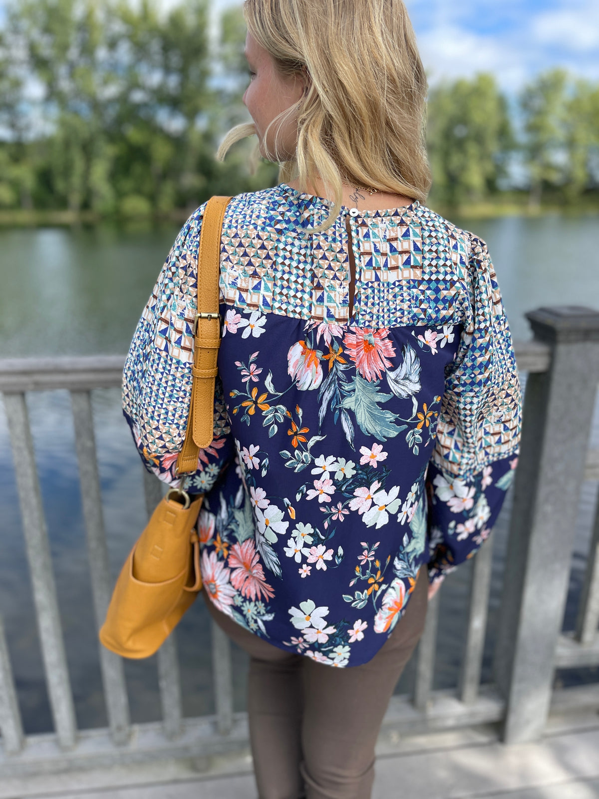 NAVY FLORAL CONTRASTING SLEEVE BLOUSE