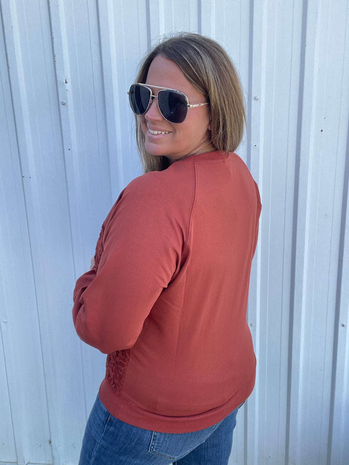 RUST LACE FRONT PULLOVER