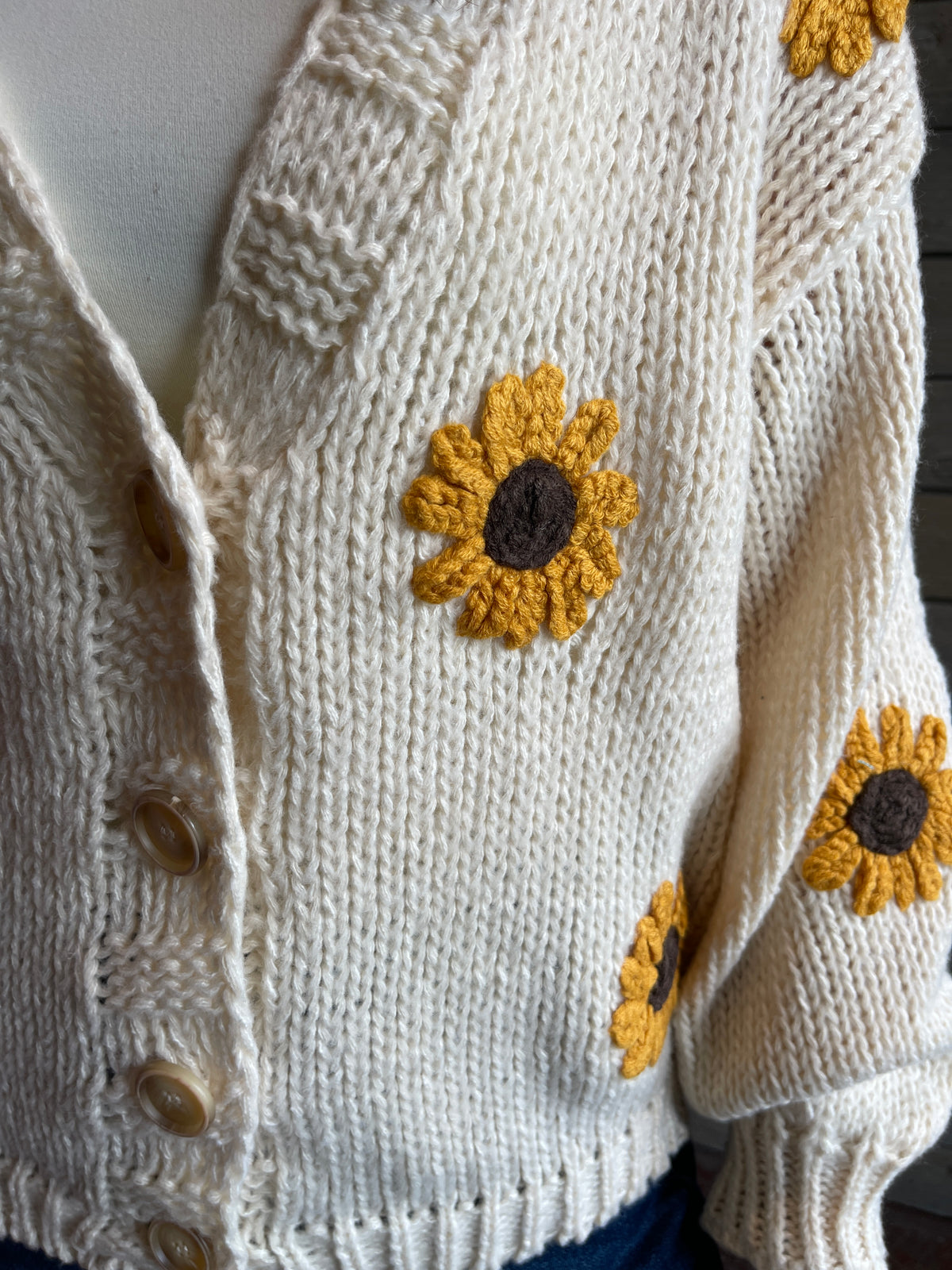 CREAM SUNFLOWER BUTTON CARDIGAN
