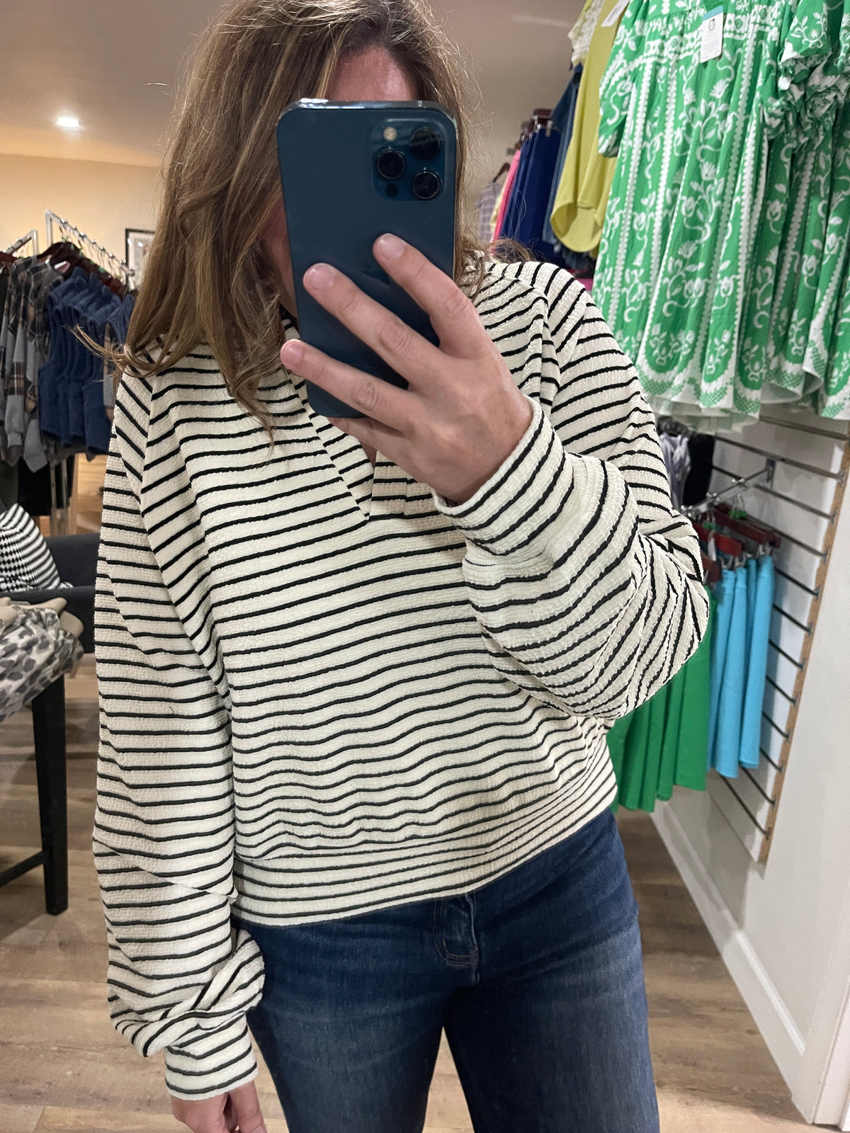 CREAM/BLACK STRIPED V NECK KNIT TOP