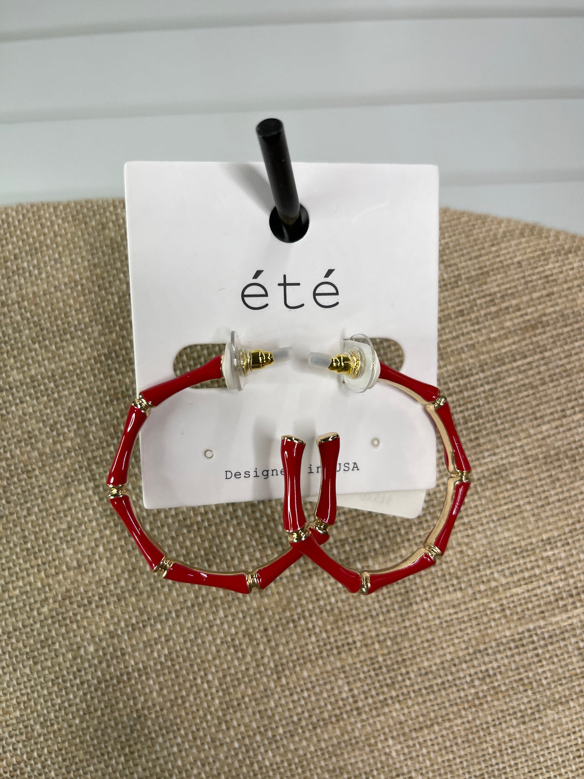 RED/GOLD METAL HOOP EARRINGS