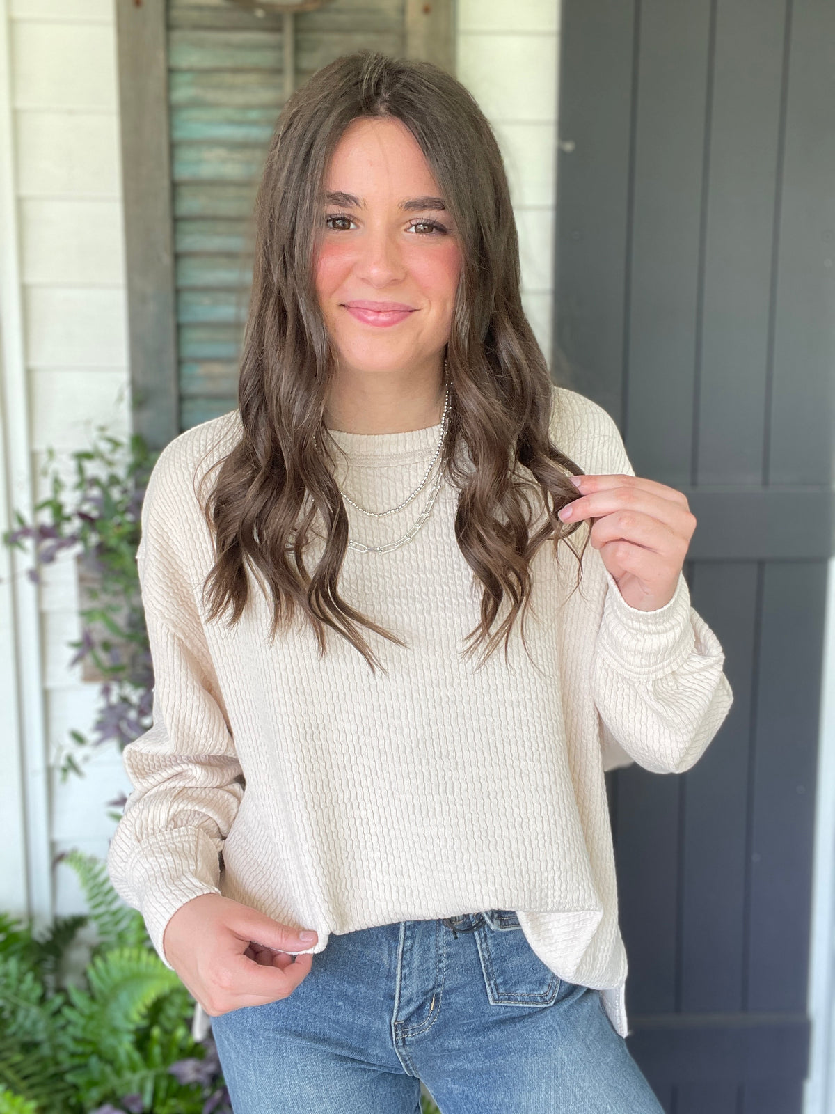 NATURAL TEXTURED EXPOSED SEAM KNIT TOP