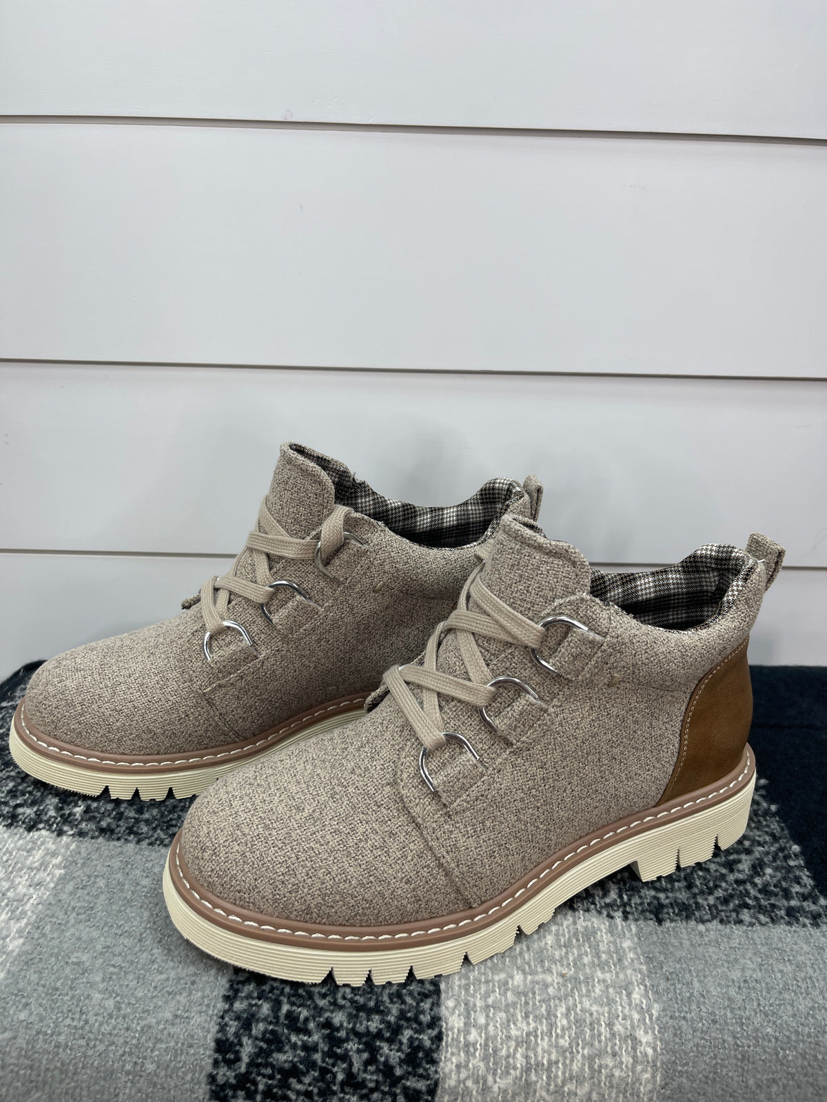 CORKYS CAMPFIRE - SAND