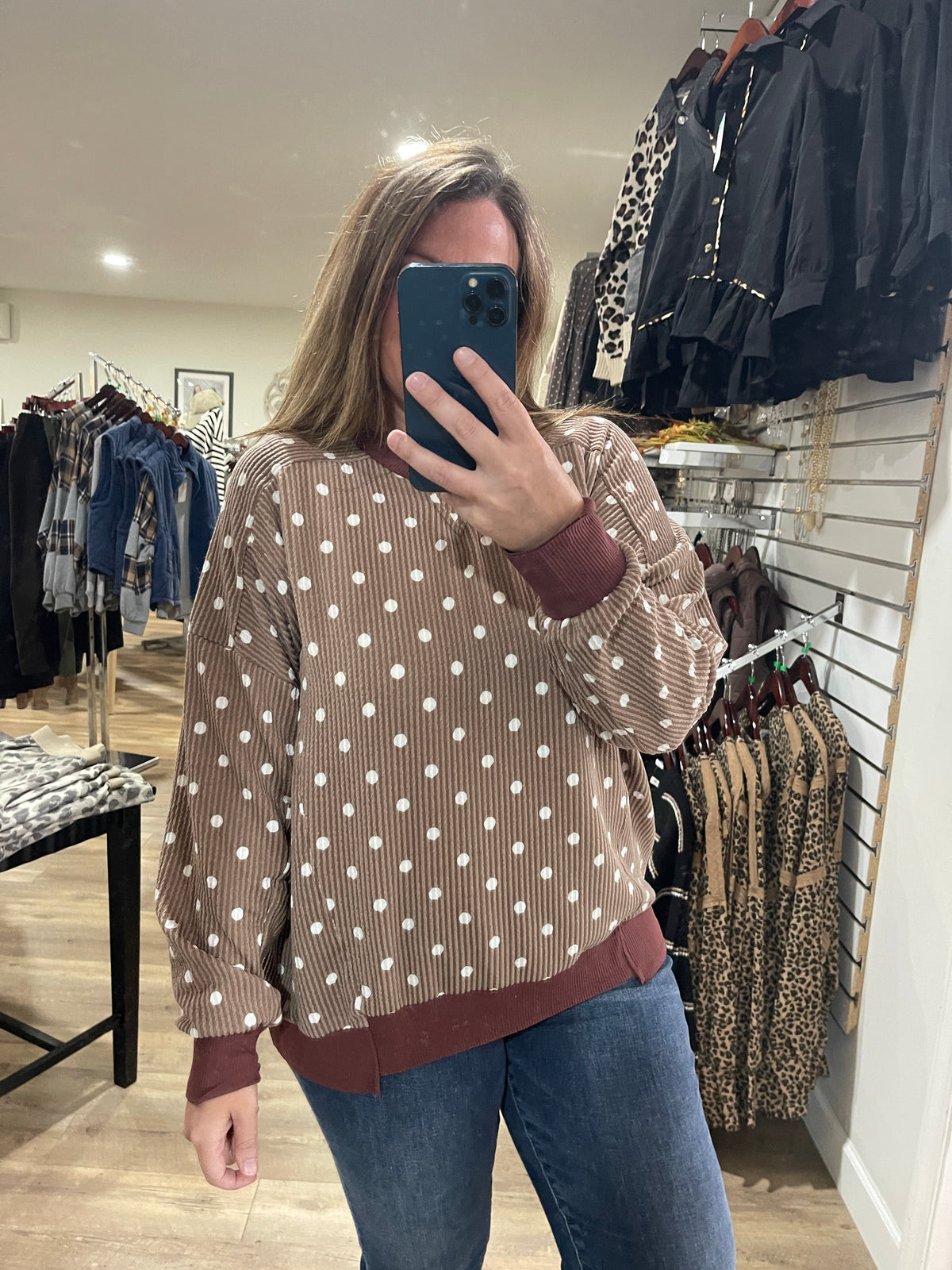 CAMEL RAISED RIBBED POLKA DOT TOP W/ TRIM