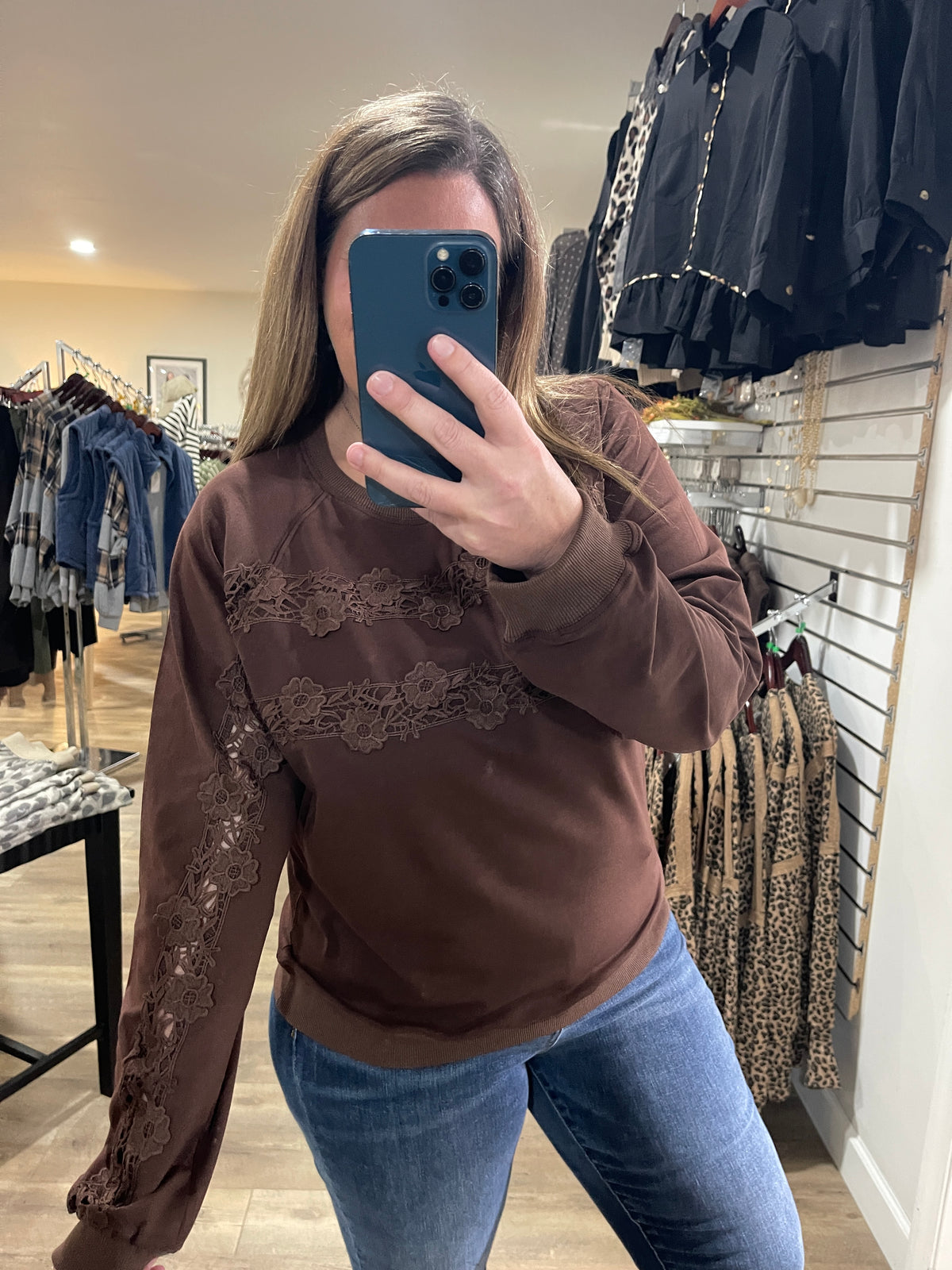 CHOCOLATE LACE TRIM PULLOVER