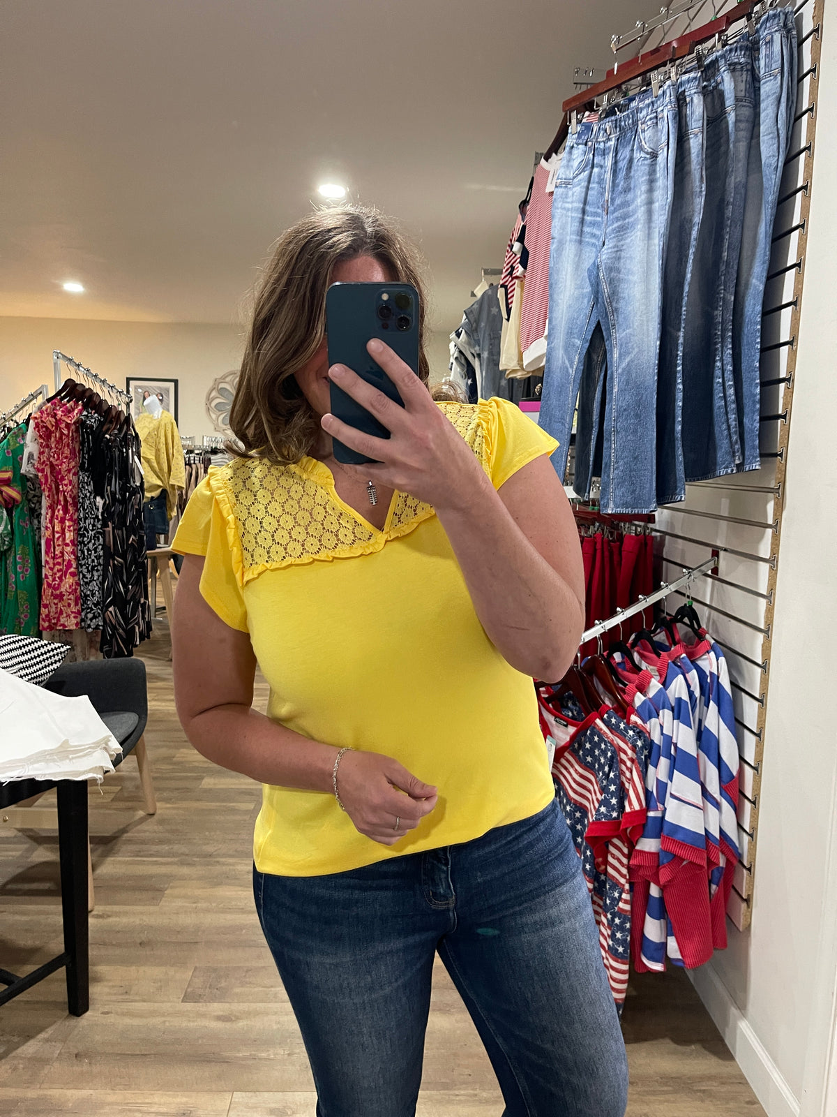 YELLOW LACE TRIM RUFFLE SLEEVE KNIT TOP