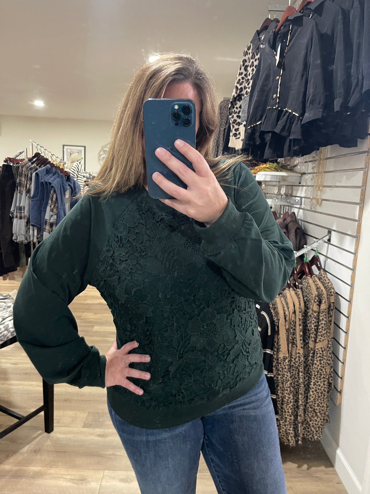 HUNTER LACE FRONT PULLOVER