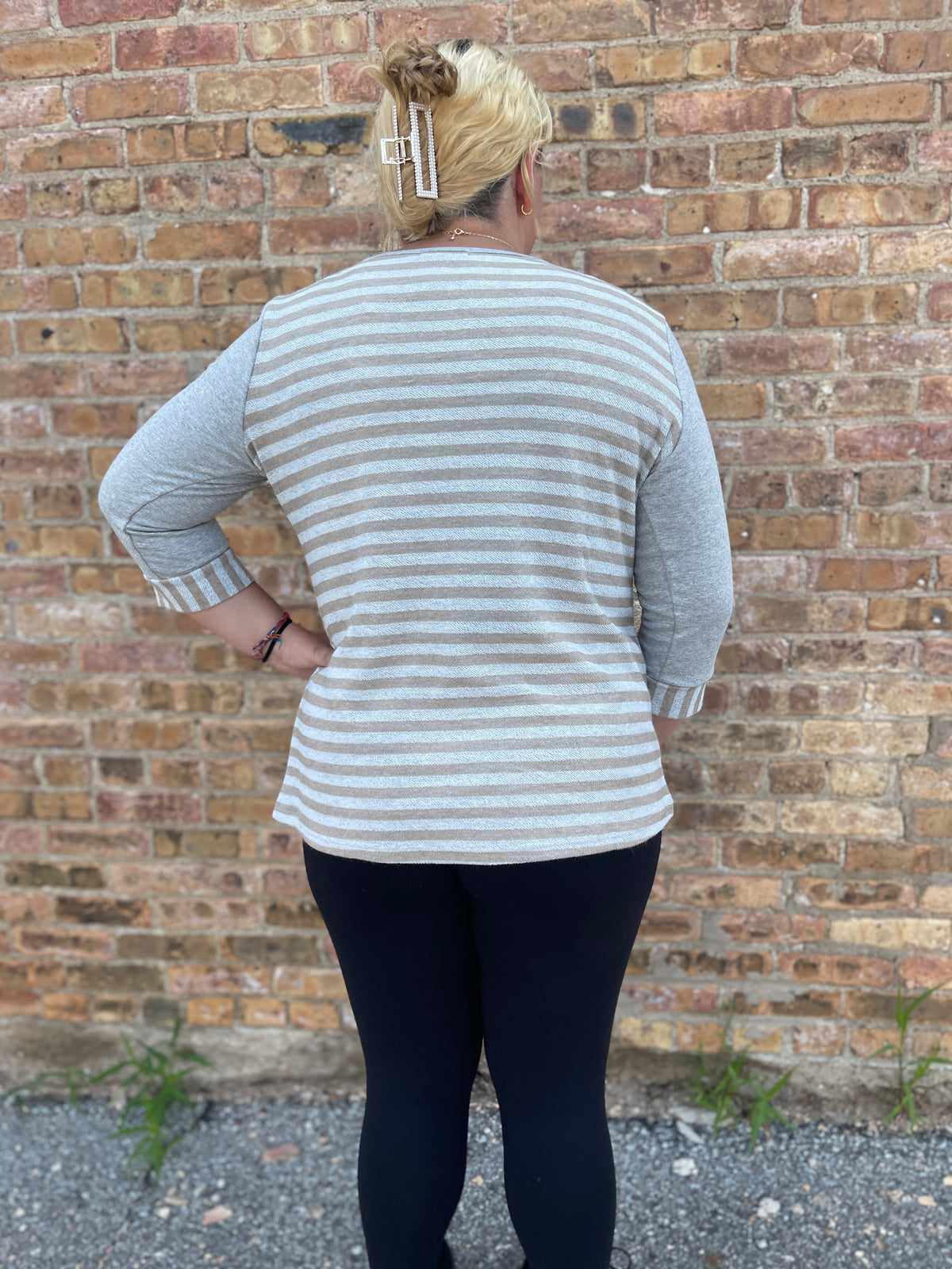 GREY/TAUPE STRIPED CONTRAST TOP
