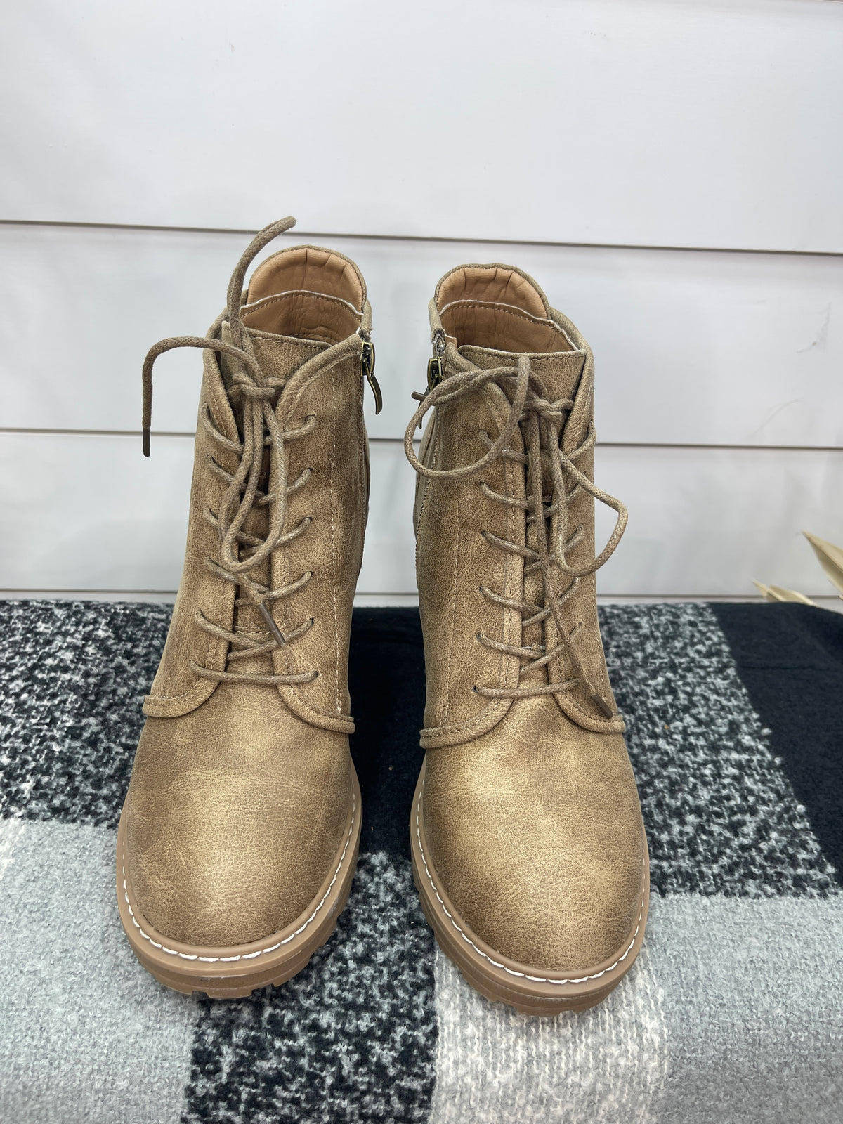 CORKYS BROOMSTICK -TAN