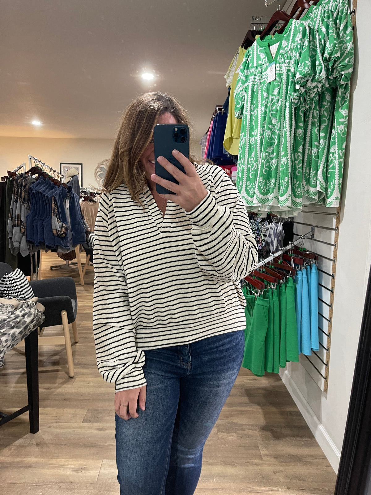 CREAM/BLACK STRIPED V NECK KNIT TOP