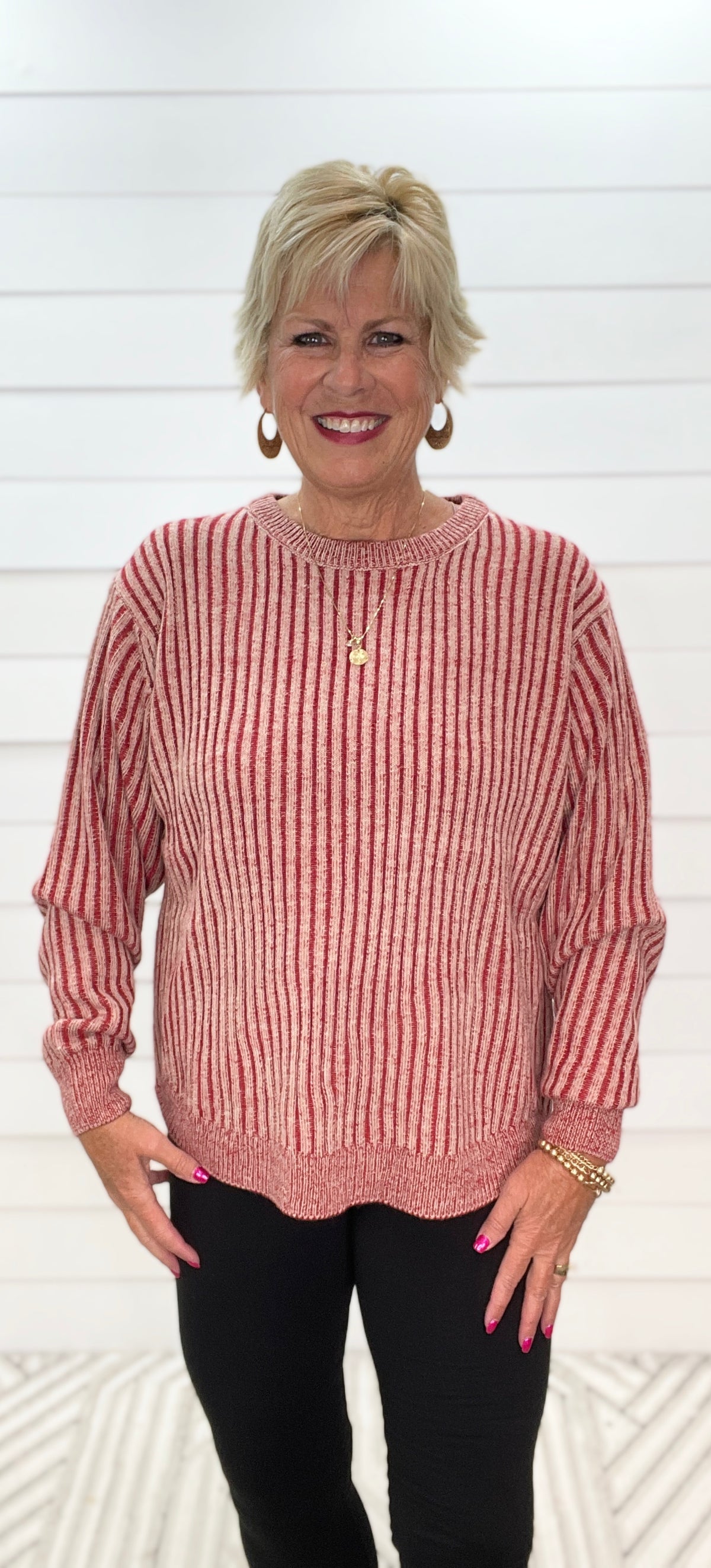 RED TWO TONE CURVED HEM SWEATER