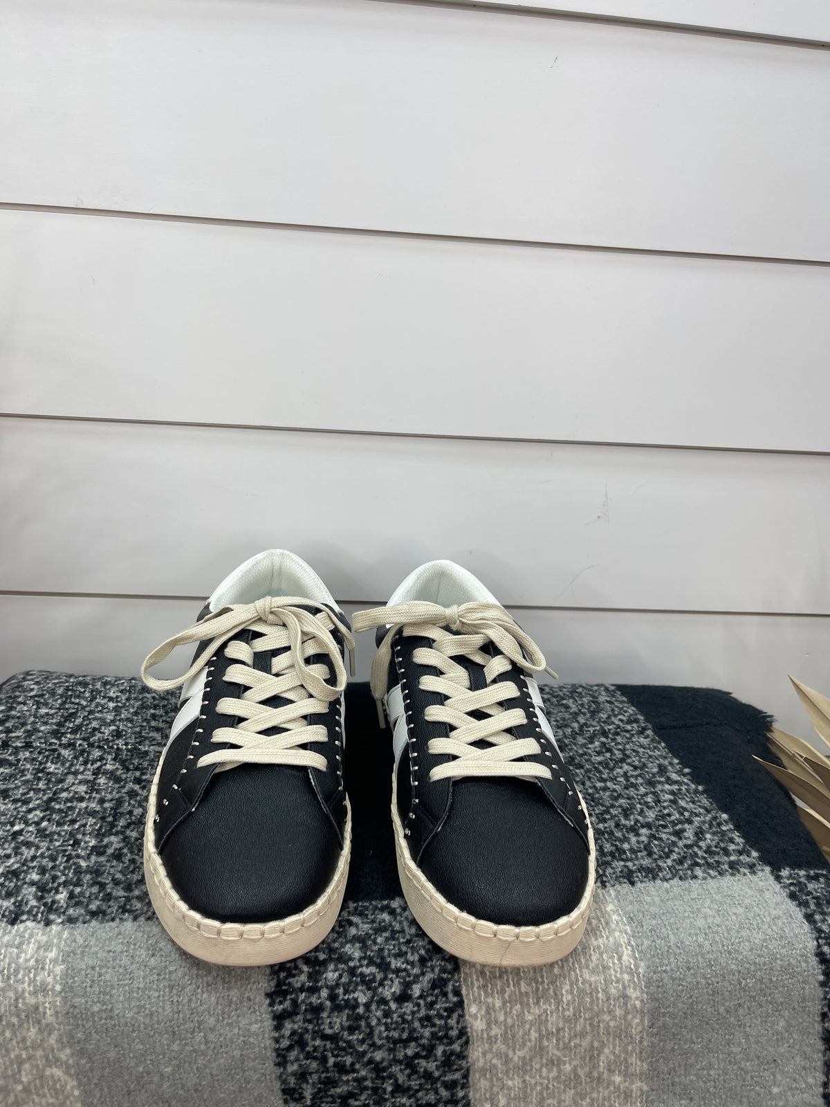 CORKYS FRIEND ZONE - BLACK