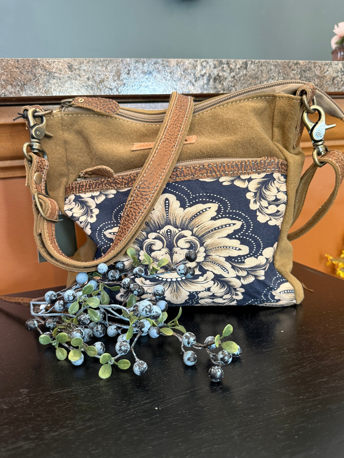 Crestbloom Vintage Crossbody Bag — Navy