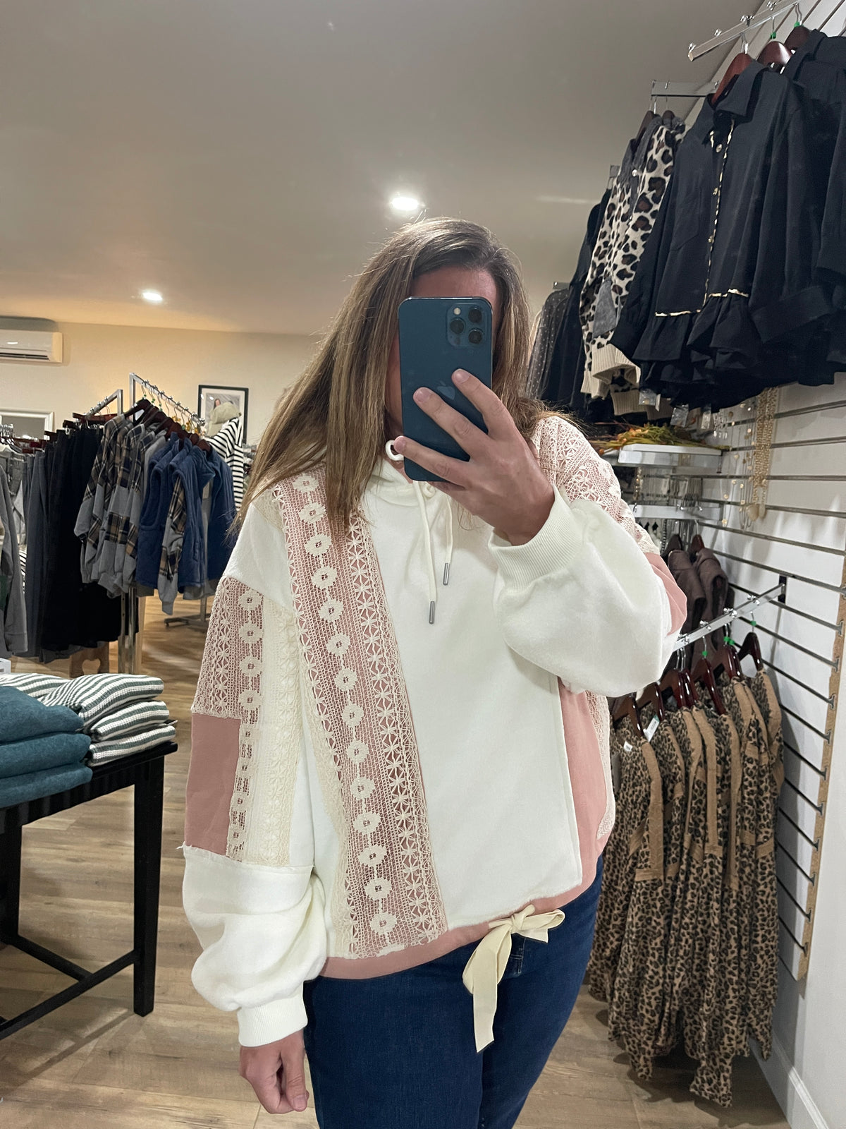 WHITE/DUSTY PINK LACE TRIM HOODED PULLOVER