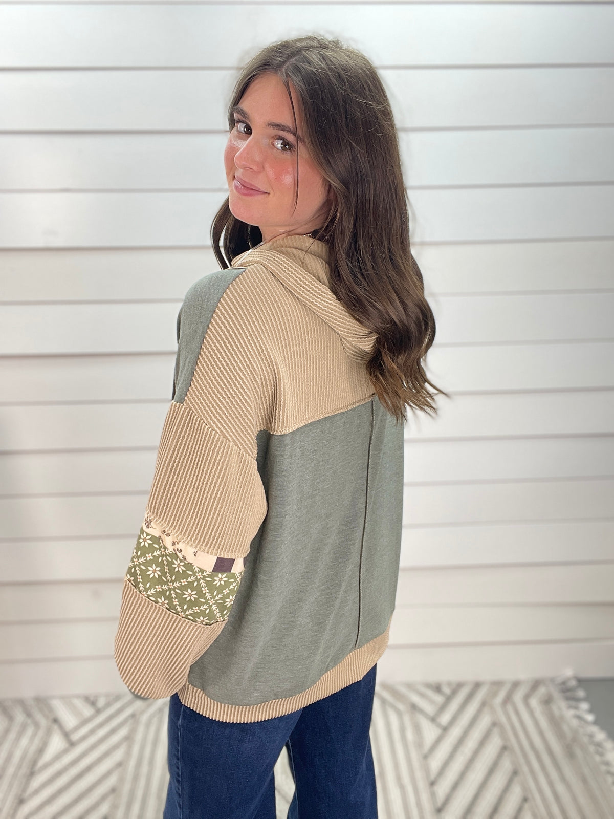 OLIVE/TAUPE MIX PRINT LOOSE FIT BUTTON DOWN KNIT HOODED TOP