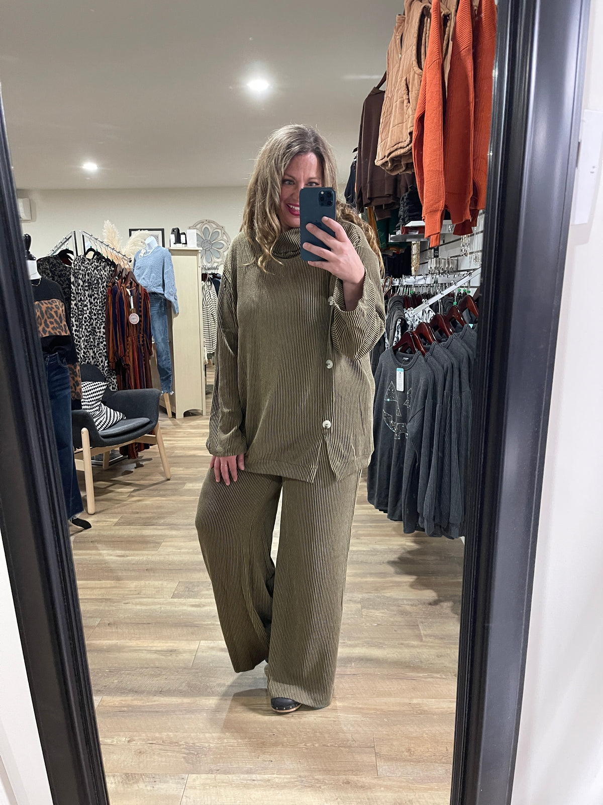 DEAR SCARLETT LAVISH RAISED RIBBED BUTTON TRIM SET - OLIVE