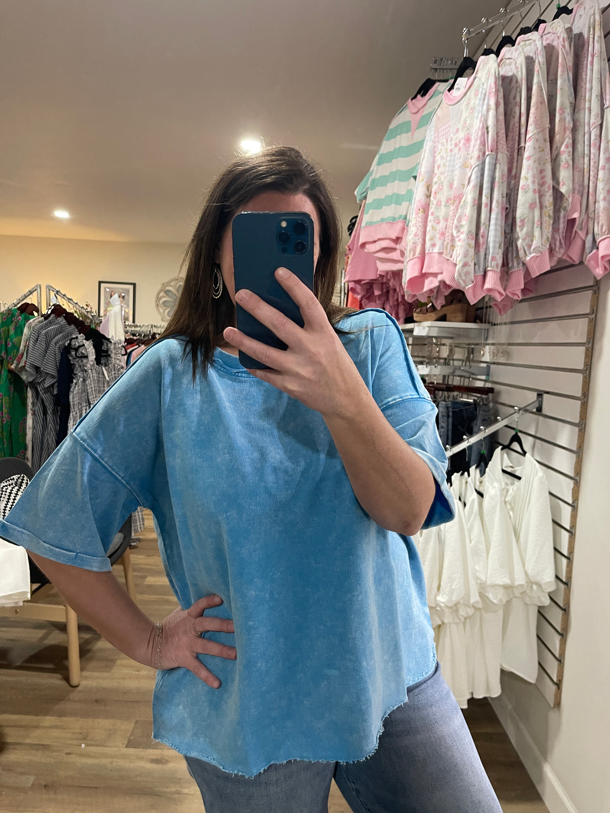 DEEP SKY MINERAL WASH LOOSE FIT TOP W/ RAW HEM