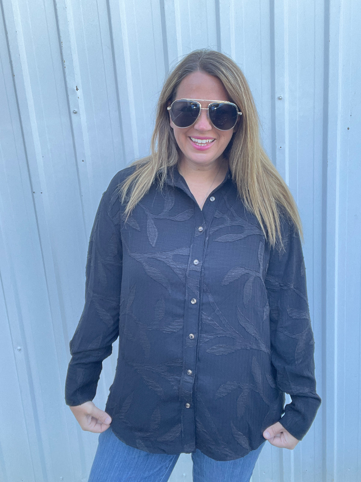 BLACK TEXTURED BUTTON DOWN TOP