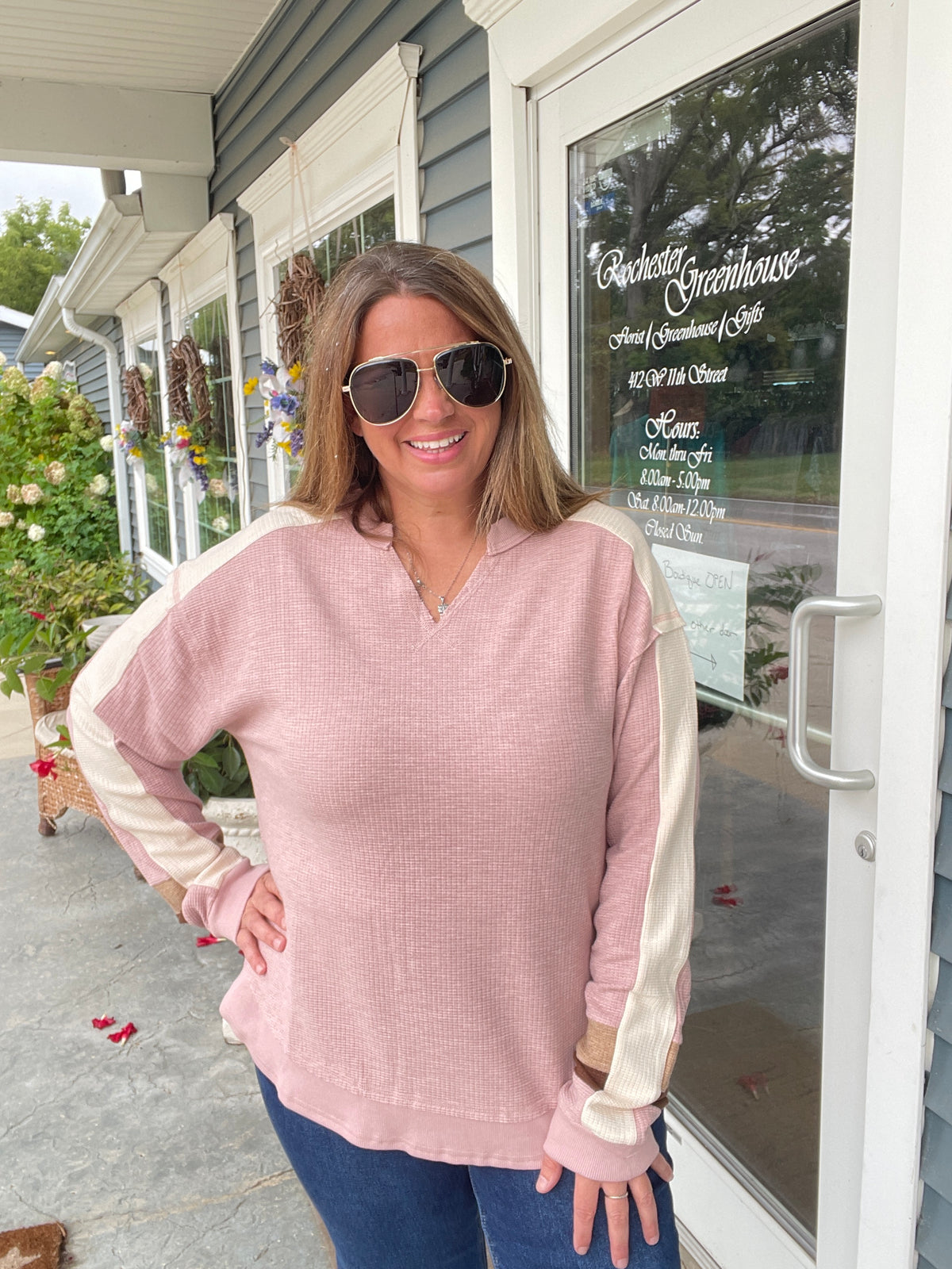 BLUSH WAFFLE TEXTURE VNECK KNIT TOP W/ COLORBLOCK SLEEVE