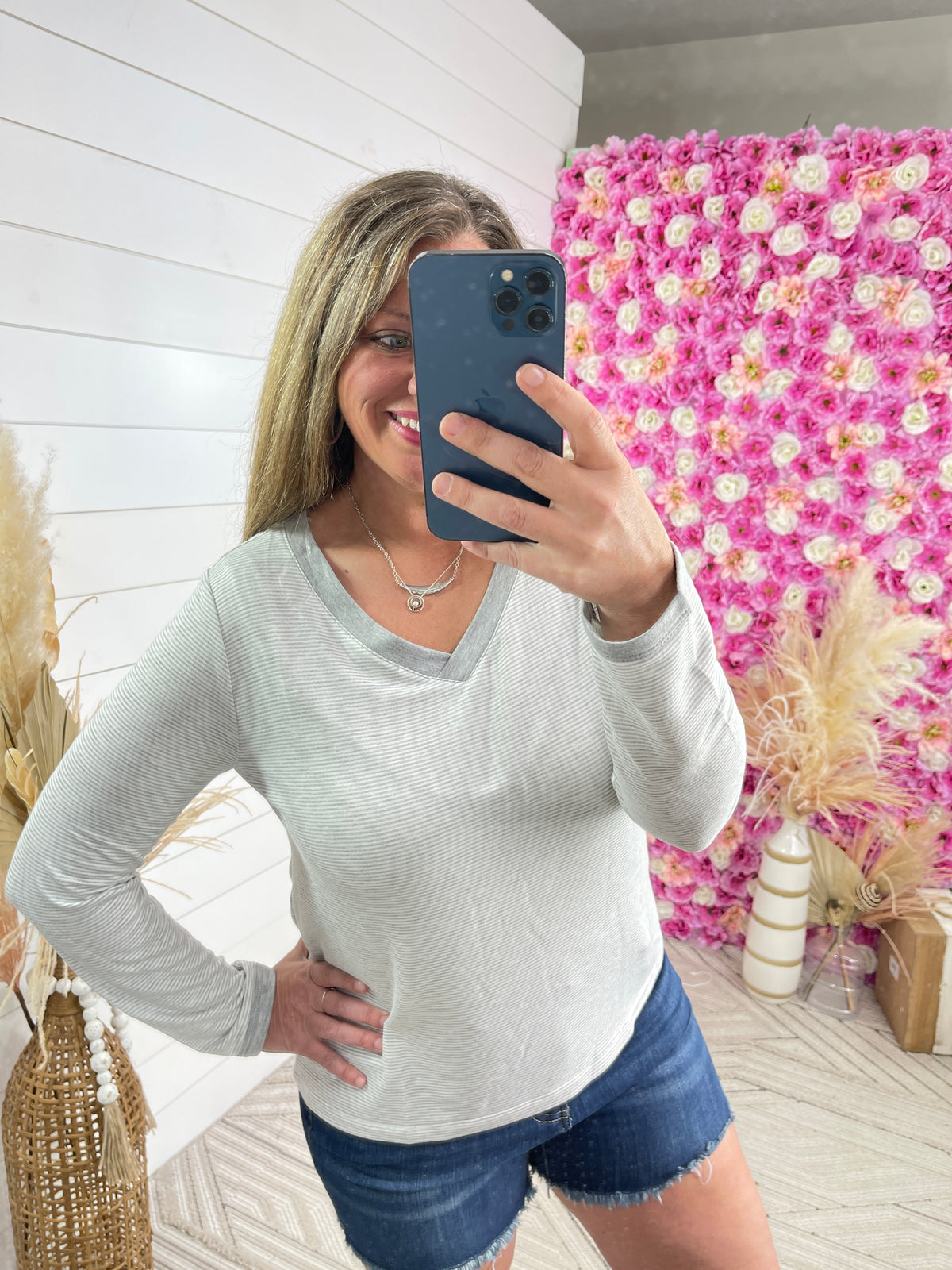 HEATHER GREY LONG SLEEVE V NECK PINSTRIPE KNIT TOP