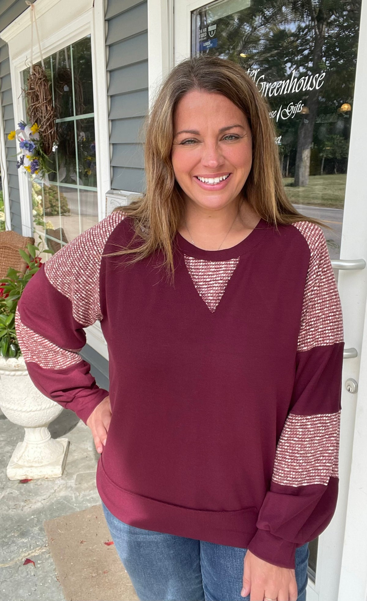 BURGUNDY RIBBED CONTRAST KNIT PULLOVER