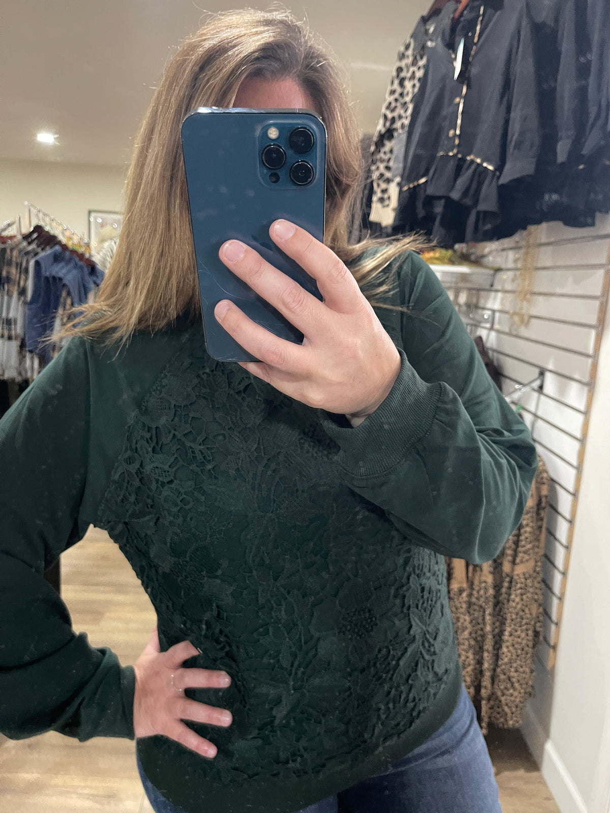 HUNTER LACE FRONT PULLOVER