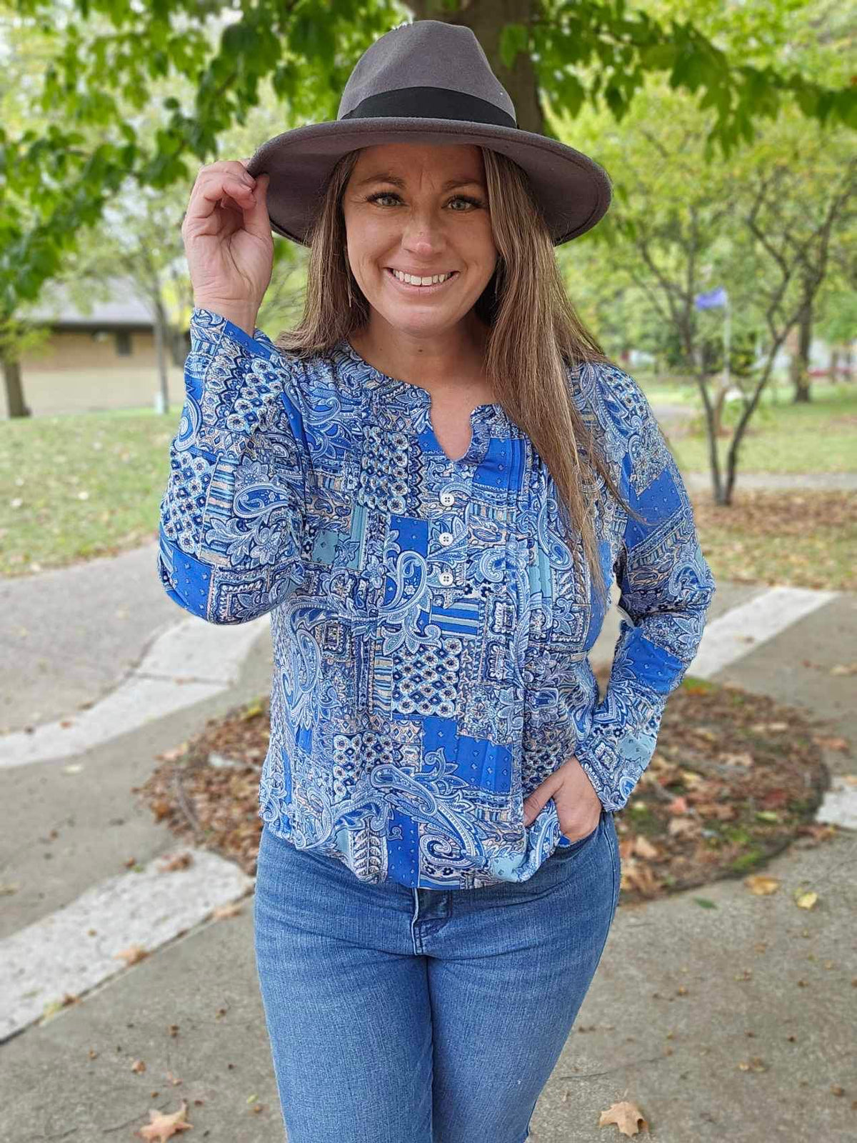 BLUE PAISLEY PLEATED BUTTON TOP