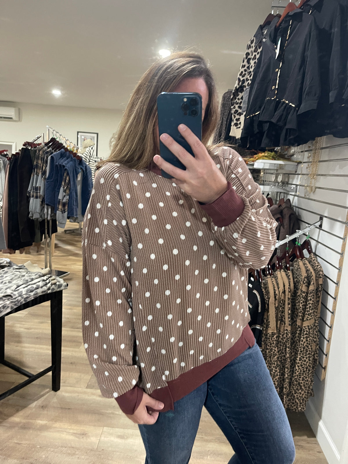 CAMEL RAISED RIBBED POLKA DOT TOP W/ TRIM