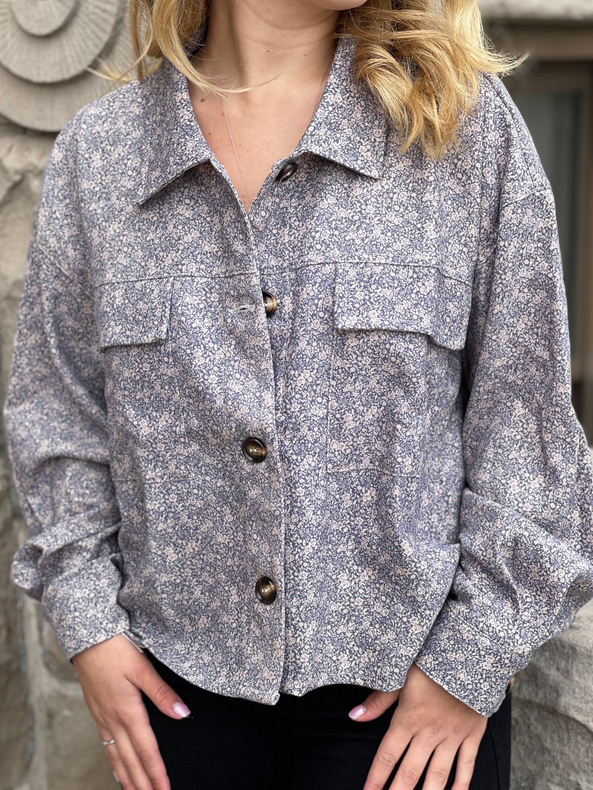 BLUE DITZY FLORAL BUTTON UP SHACKET