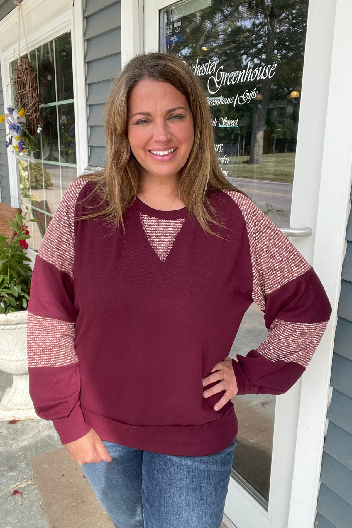 BURGUNDY RIBBED CONTRAST KNIT PULLOVER