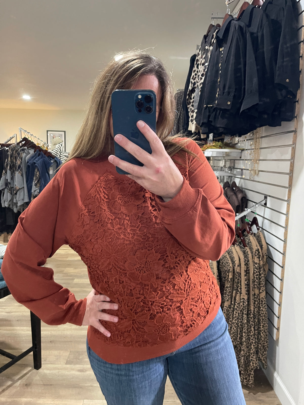 RUST LACE FRONT PULLOVER