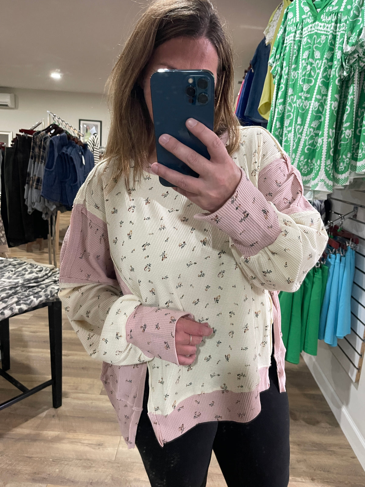 CREAM/PINK WAFFLE TEXTURE FLORAL OVERSIZED KNIT TOP
