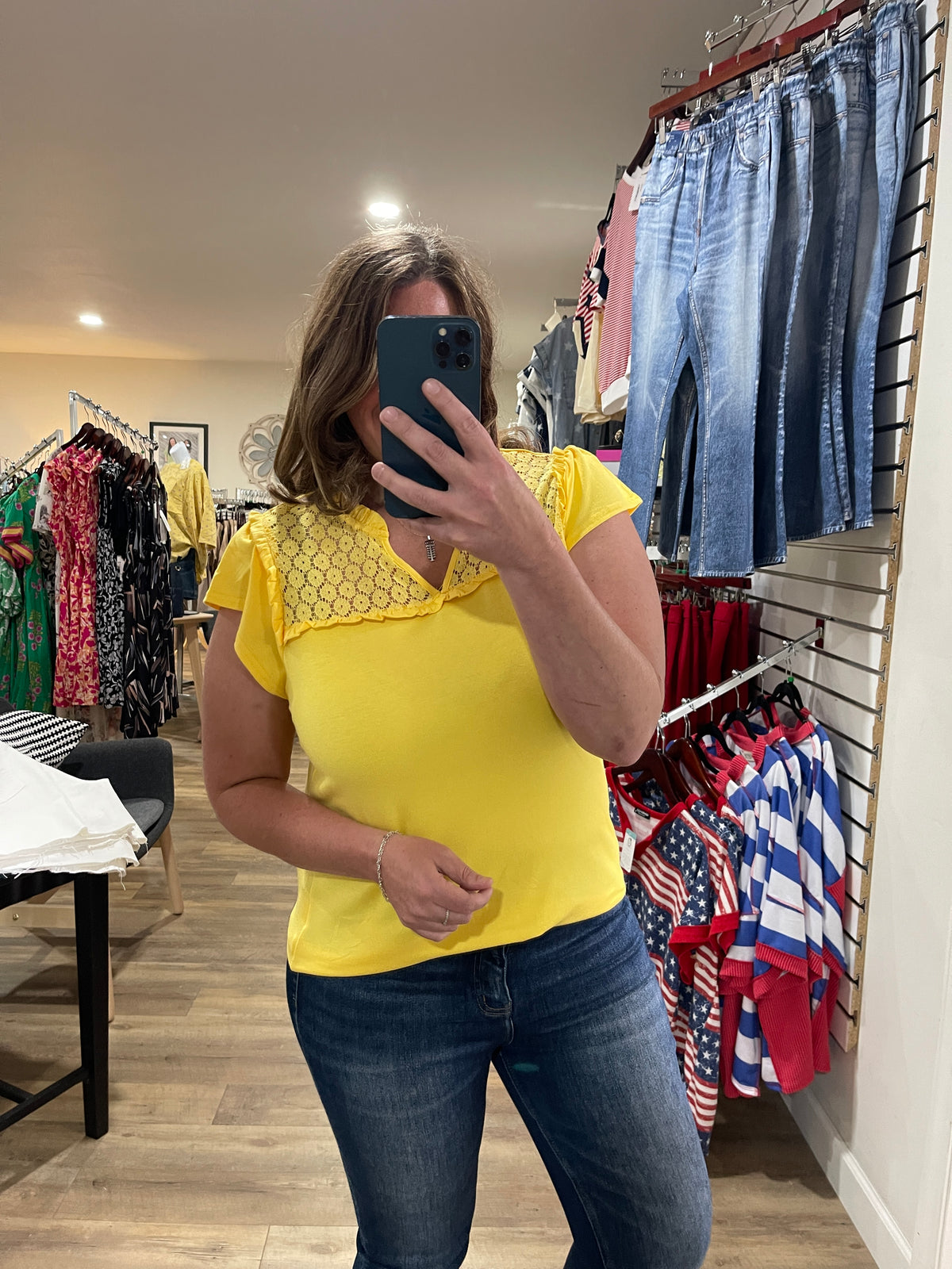 YELLOW LACE TRIM RUFFLE SLEEVE KNIT TOP