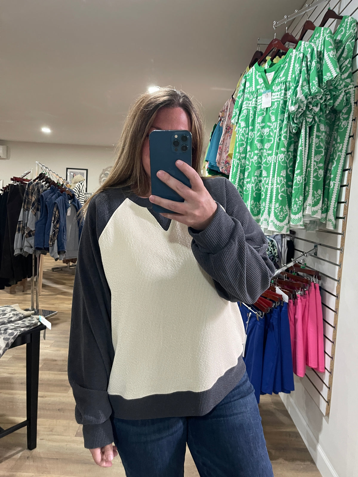 CREAM/CHARCOAL Round Neck Corded Color Block Top