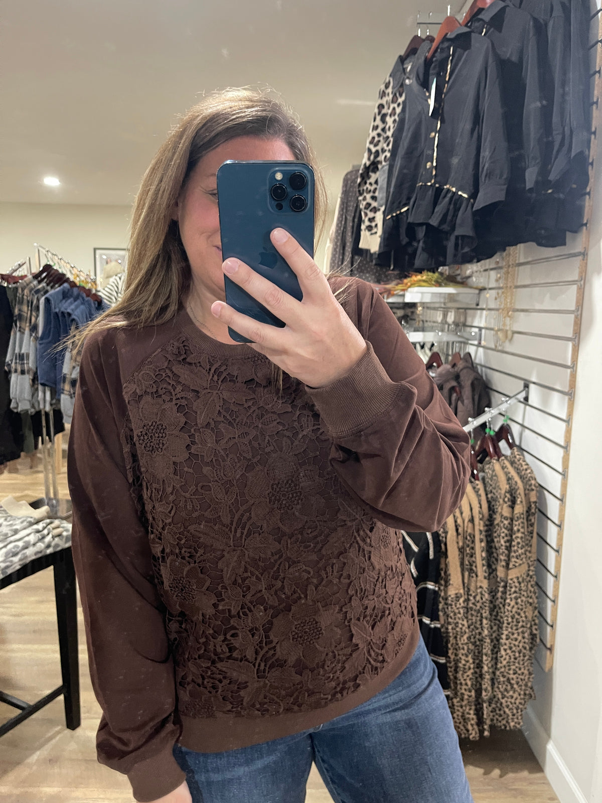 CHOCOLATE LACE FRONT PULLOVER
