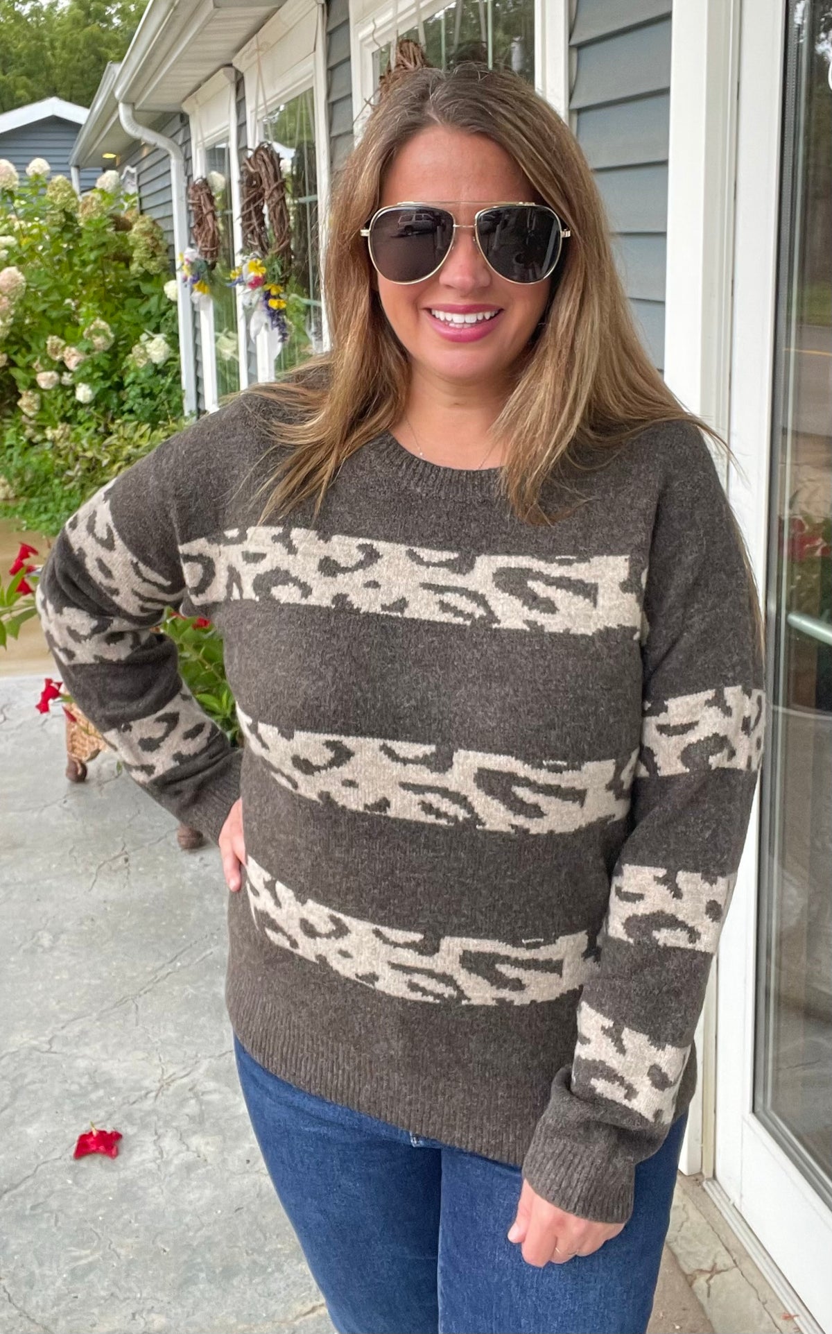 CHOCOLATE Leopard, Color Block, Crew Neck, Pullover Sweater