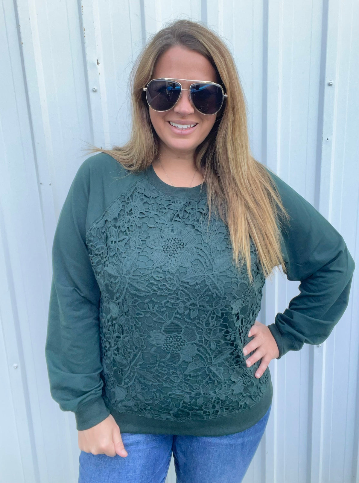 HUNTER LACE FRONT PULLOVER