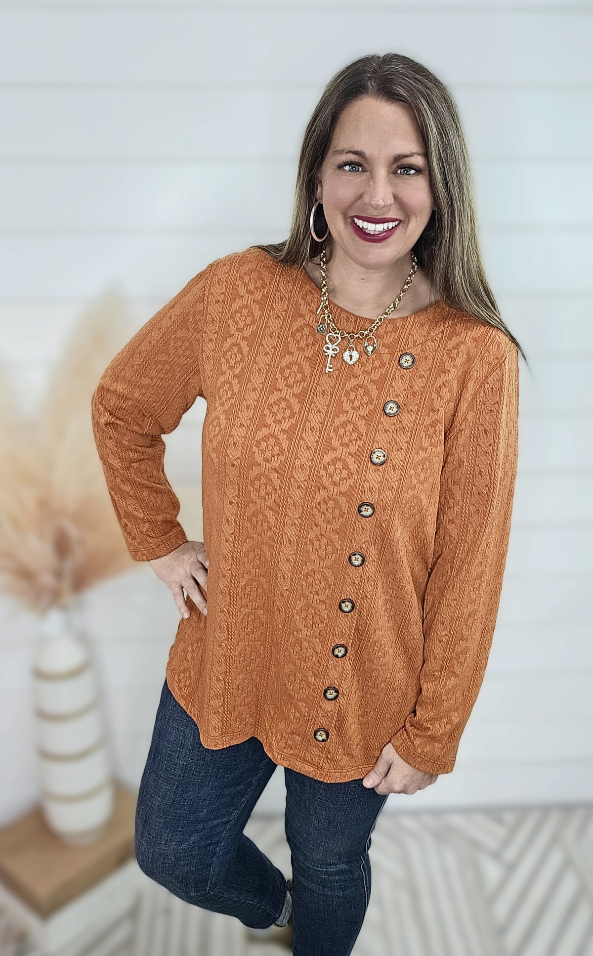 RUST TEXTURED BUTTON FRONT KNIT TOP