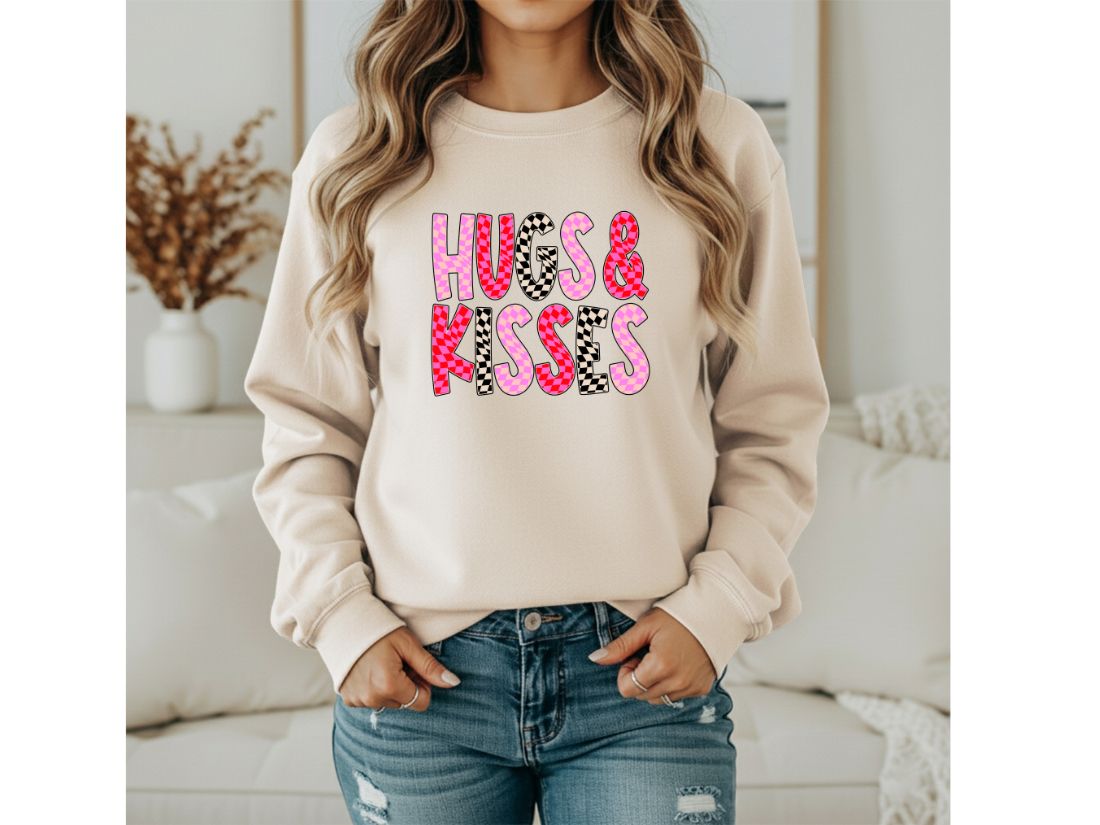 HUGS AND KISSES GRPAHIC TEE/SWEATSHIRT S-4XL