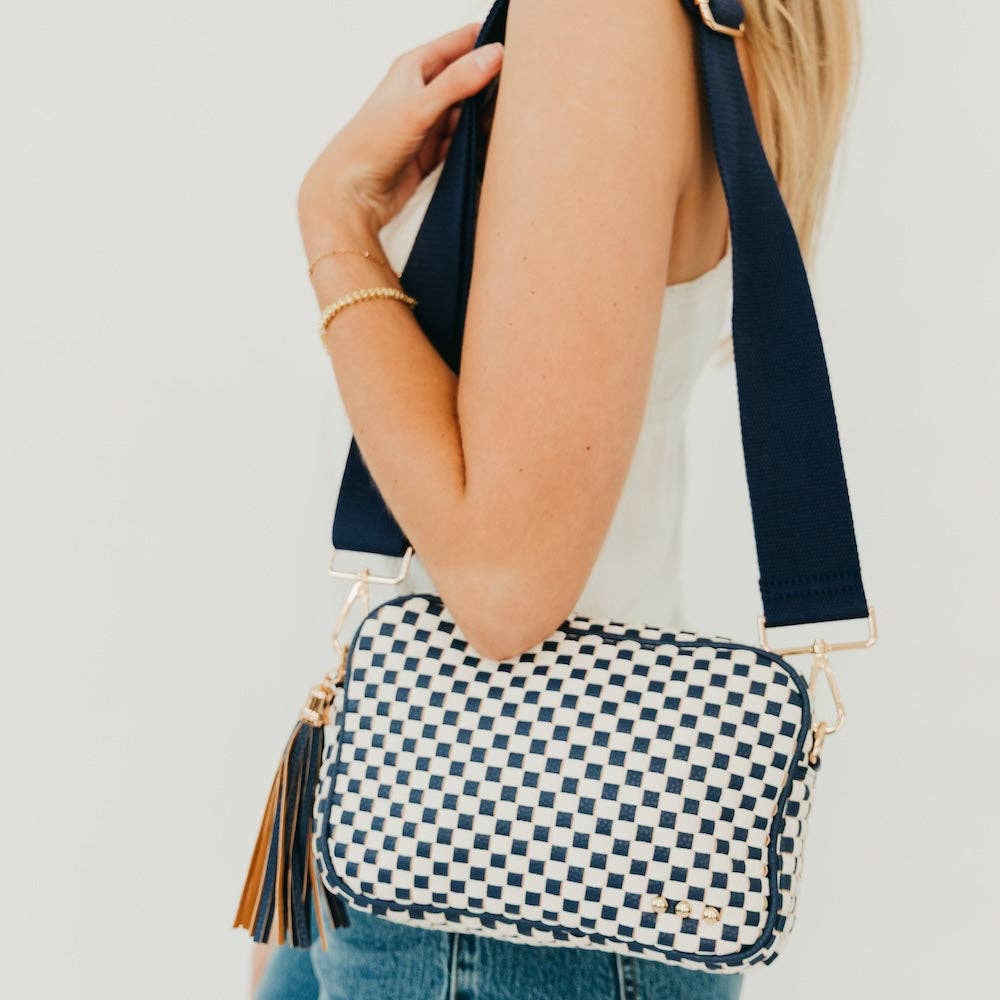 Pretty Simple - Woven Willow Camera Crossbody Bag: Checkered Black