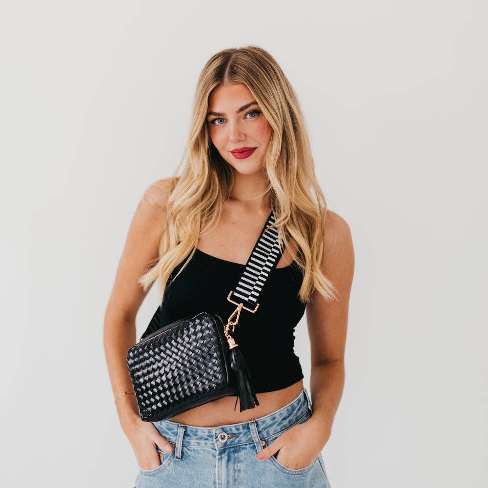 Pretty Simple - Woven Willow Camera Crossbody Bag: Checkered Black