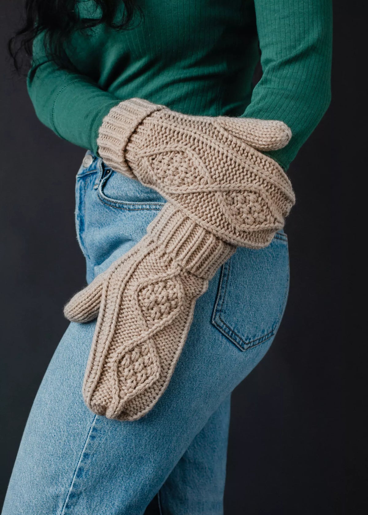 TAUPE CABLE KNIT MITTENS