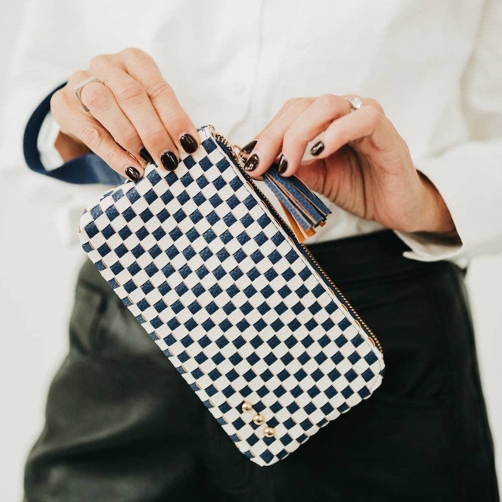 Pretty Simple - Emma Woven Clutch Wristlet: Black Checkered
