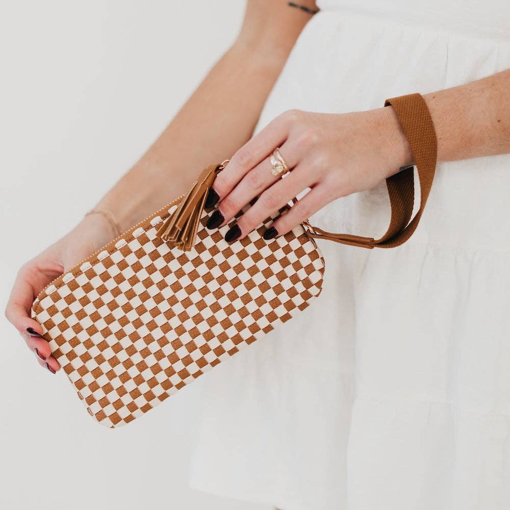 Pretty Simple - Emma Woven Clutch Wristlet: Black Checkered