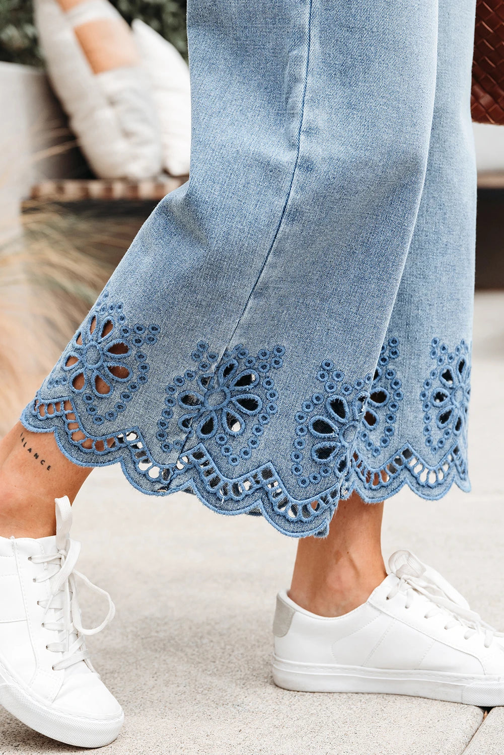 DENIM CROPPED WIDE LEG EMBROIDERED JEANS