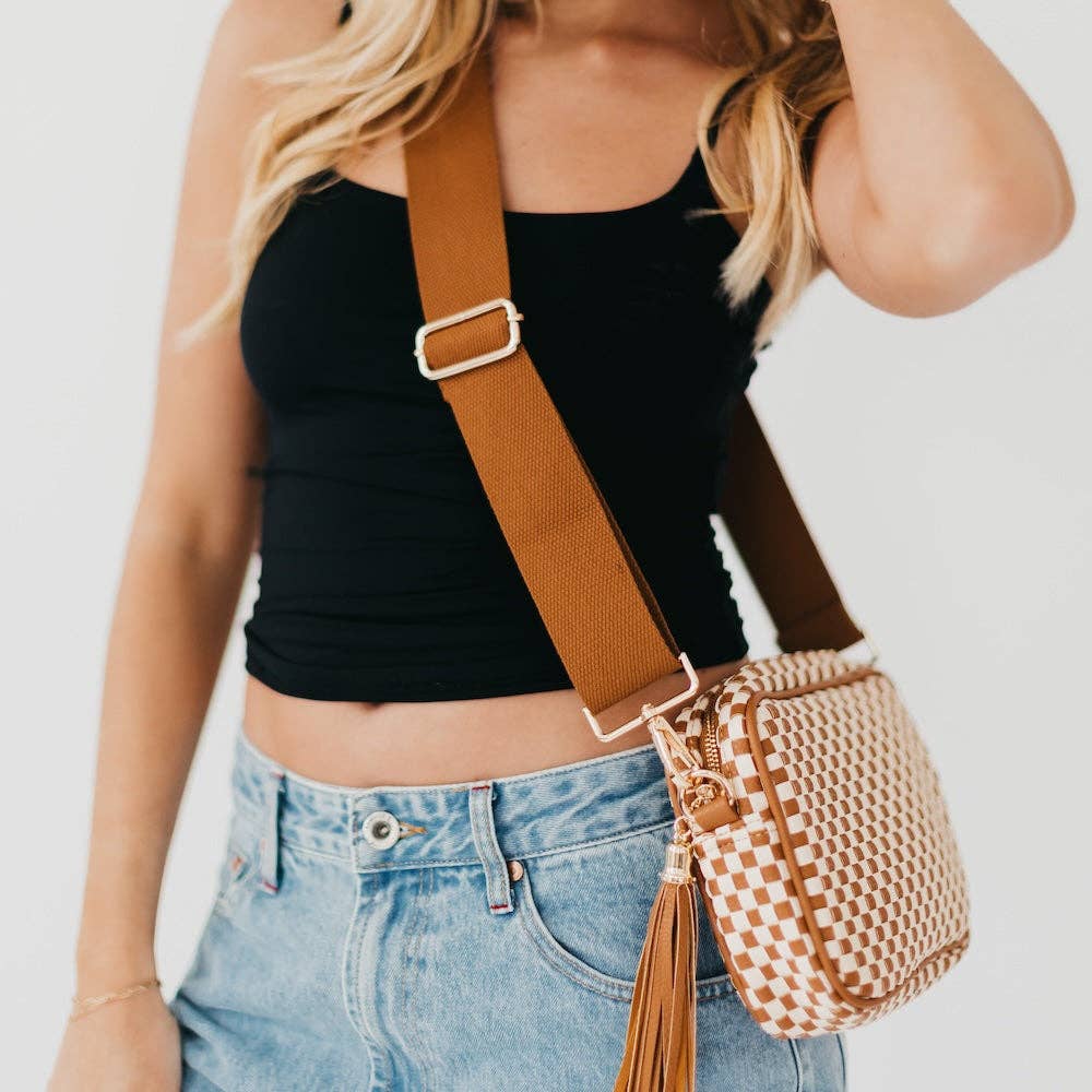 Pretty Simple - Woven Willow Camera Crossbody Bag: Checkered Black