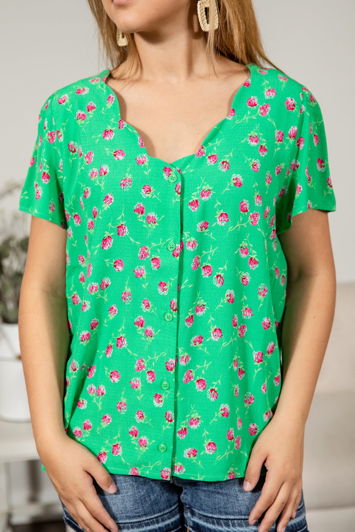 GREEN/PINK FLORAL SCALLOPED NECKLINE BLOUSE