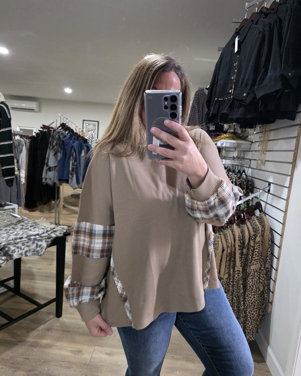 MOCHA WAFFLE TEXTURE & PLAID CONTRAST KNIT TOP