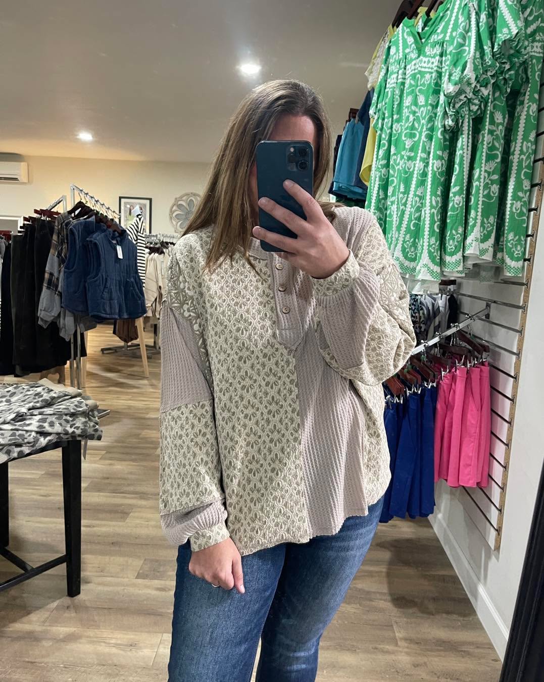 LATTE WAFFLE/FLORAL CONTRAST KNIT TOP W/ BUTTON NECKLINE - OVERSIZED