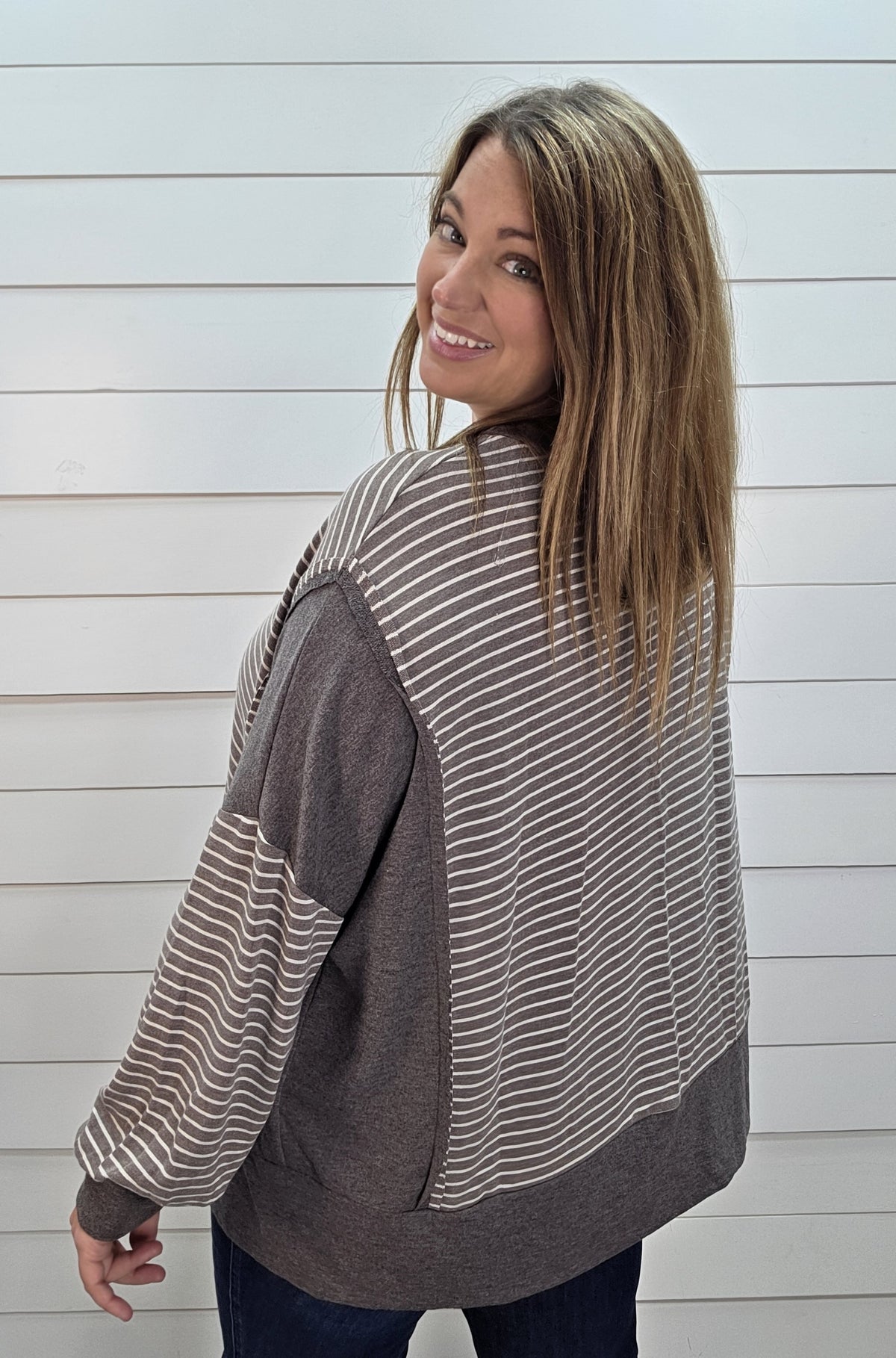 BROWN OVERSIZED STRIPED KNIT SIDE SPLIT KNIT TOP